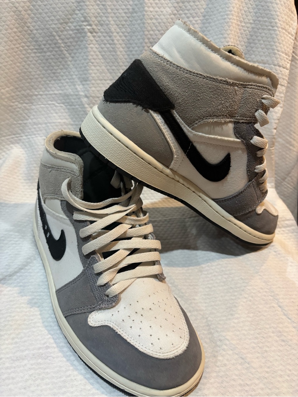 Nike Air Jordan 1 Mid SE Craft Cement Grey DZ4136-002 Men’s 7.5 Women’s 9